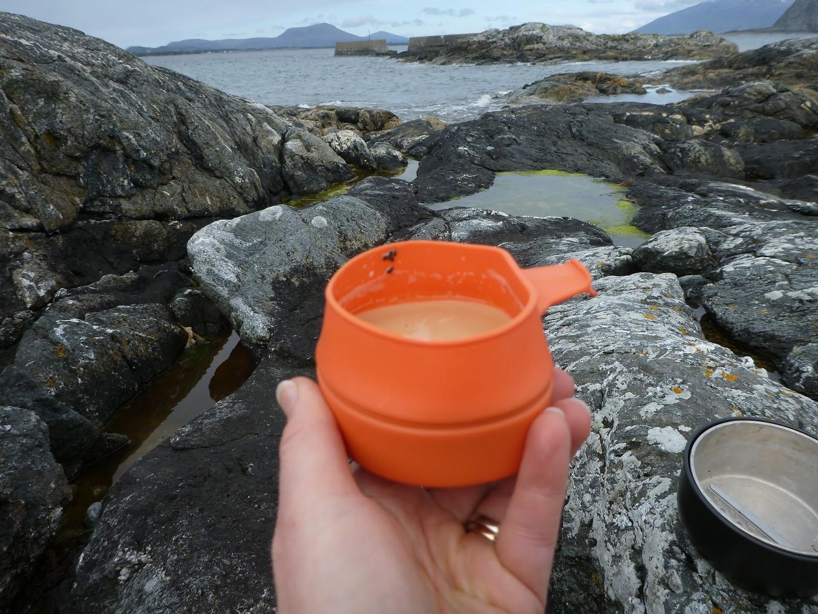 Ekte friluftskaffe som legger igjen grut på tenna! Foto: Sygni J. Aarseth.