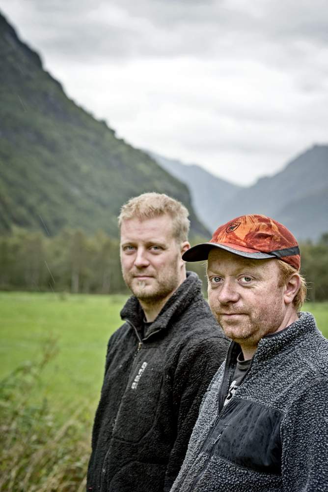 Snorre Mork (t.v.) og Jens Egil Standal er arkitektane bak jakttårnet i Skjåstaddalen. Snorre Mork (t.v.) og Jens Egil Standal er arkitektane bak jakttårnet i Skjåstaddalen.